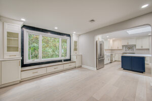 8D4BF54C-B9AD-4D91-AB38-FCE137E27D5E