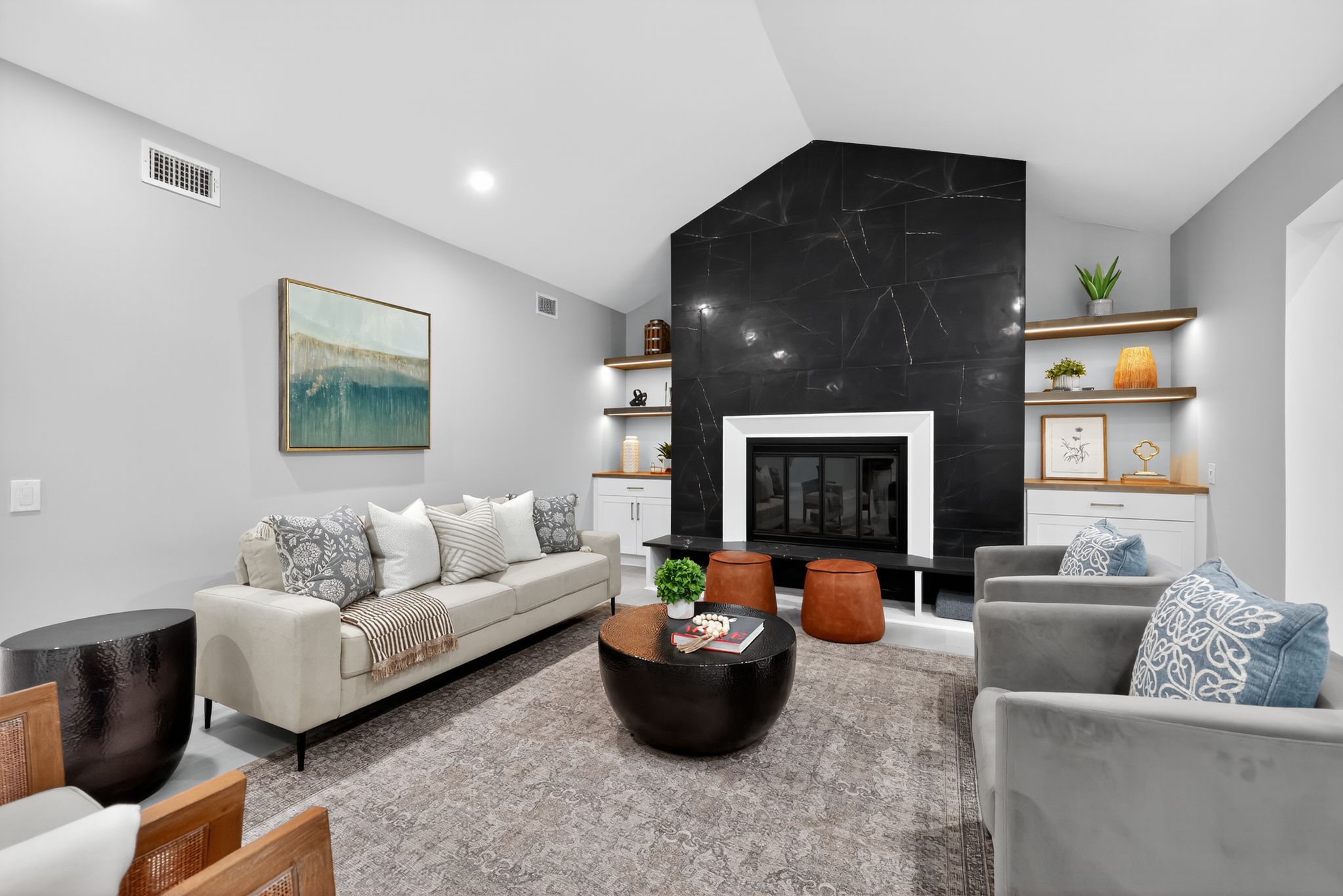 05_117_W_Possum_Hollow_Rd_Rose_Valley_PA_19086_USA-Living_room-IMG_6609-30