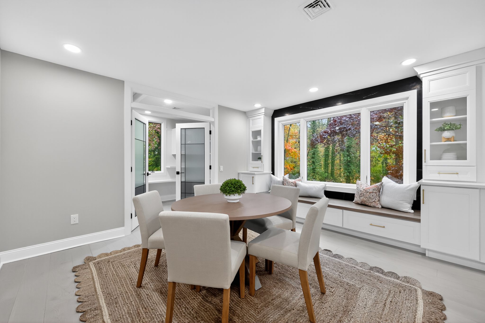 14_117_W_Possum_Hollow_Rd_Rose_Valley_PA_19086_USA-Dining_room-IMG_6617-42