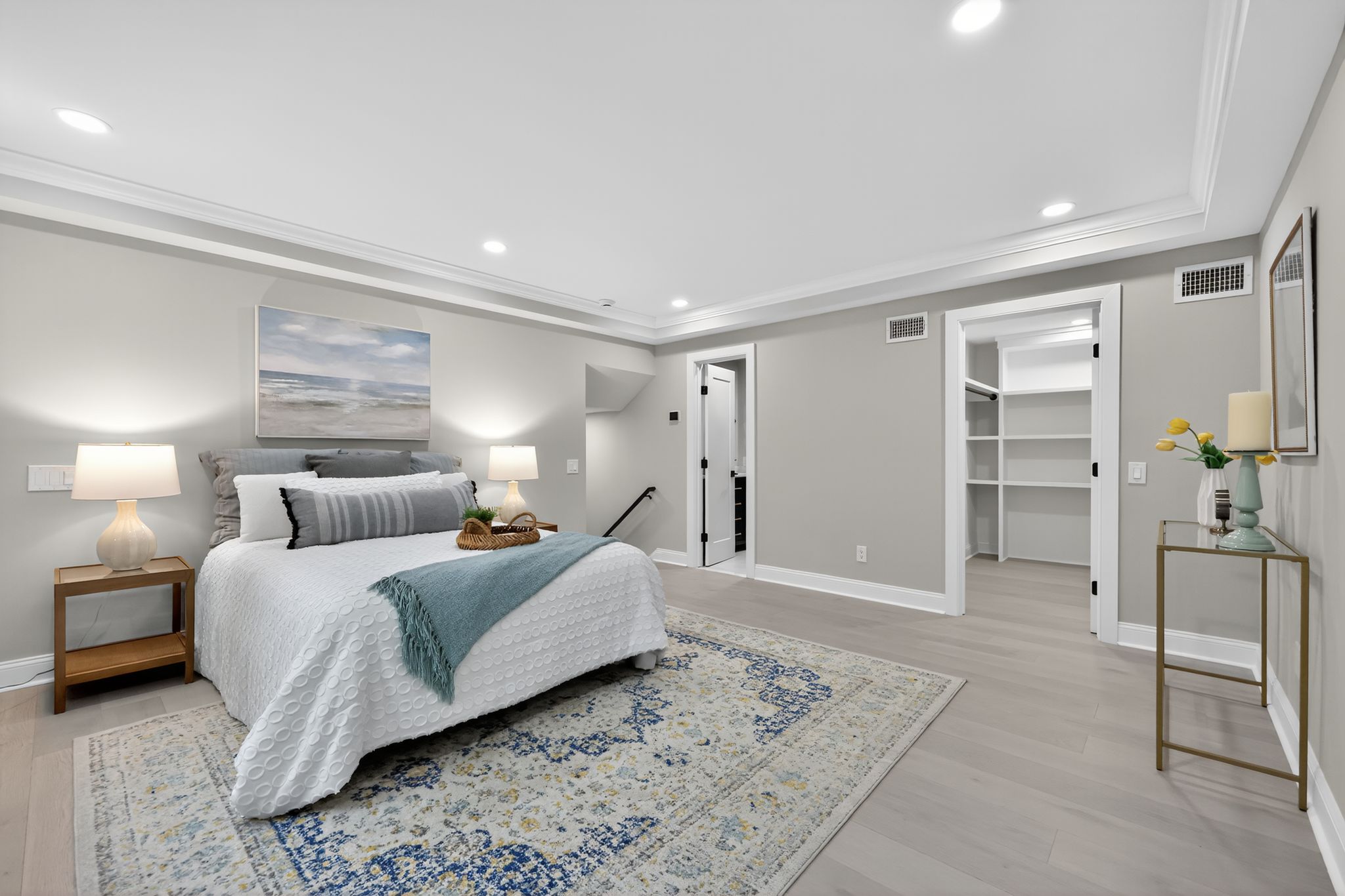 16_117_W_Possum_Hollow_Rd_Rose_Valley_PA_19086_USA-Bedroom-IMG_6559-38